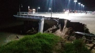 La imagen del derrumbe en el muelle del parque España.