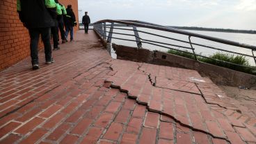 El derrumbe en la barranca del Parque España.