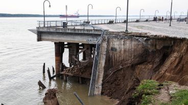 El derrumbe en la barranca del Parque España.