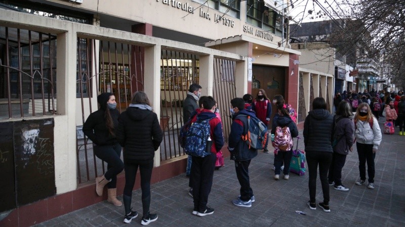 Tras las vacaciones de invierno, los chicos volvieron a las escuelas. 