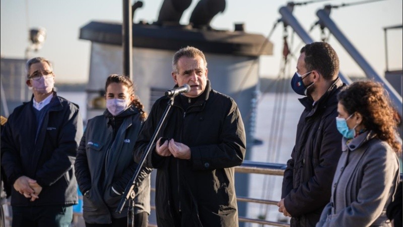 Rossi en Rosario por la campaña sanitaria en la isla del Espinillo.