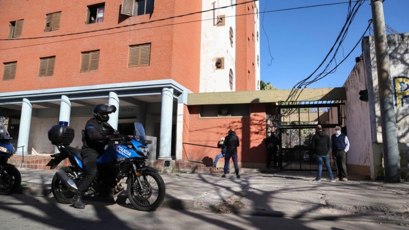 Conmoción en el barrio por el crimen del jefe de radiólogos del Centenario