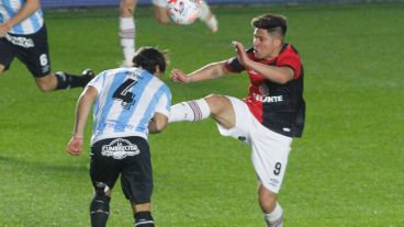 Jonatan Cristaldo dejó a su equipo con uno menos a los 2 minutos del complemento.