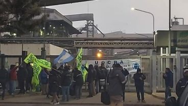 Hace quince días la Uocra protestó frente a los puertos del Gran Rosario