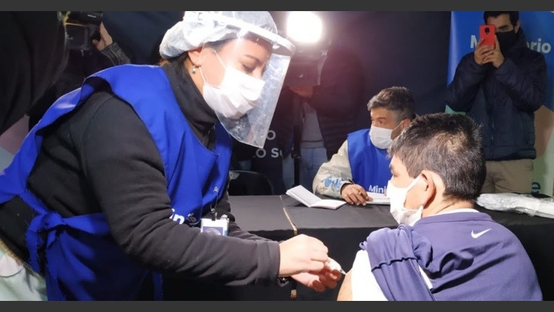 Las vacunas se aplican en la terminal de Ómnibus.