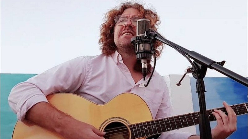 El cantautor rosarino Juago (Juan Goñi)