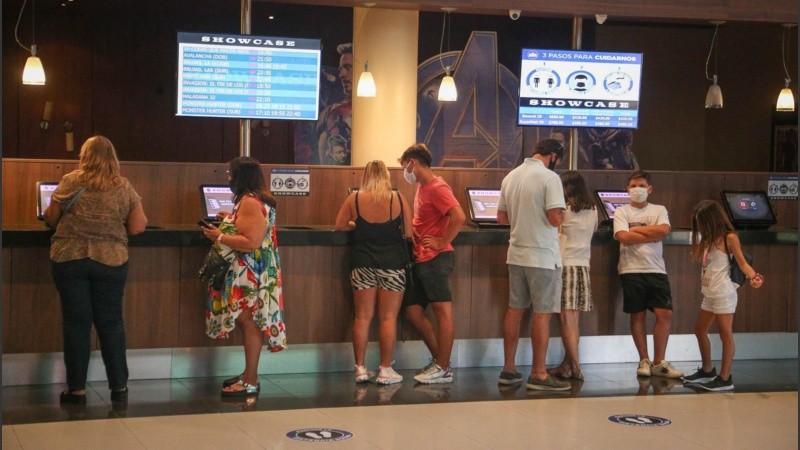 Los cines, teatros y salas culturales podrán ampliar su capacidad al 50%.