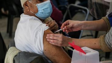 La población vacunada con Sputnik V deberá acceder a la combinación.