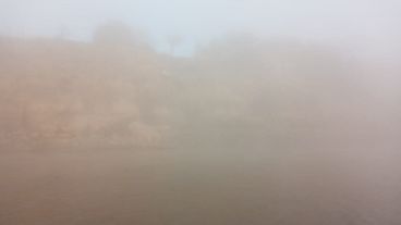 Humo y niebla conforman un nuevo paisaje en las islas.