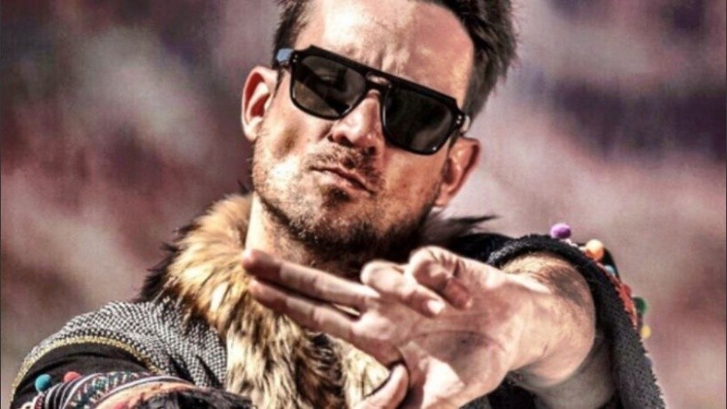 Además, dijo que, ante la amenaza de Chano, retrocedió hasta guarecerse en la ambulancia y el psiquiatra lo siguió; que escuchó que la madre de Chano gritaba: 'Hijo, no me pegues, soy tu madre'.