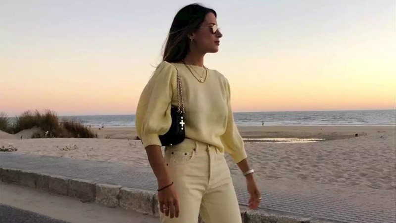 Distintas prendas tienen a este color como protagonista, resaltando el outfit completo