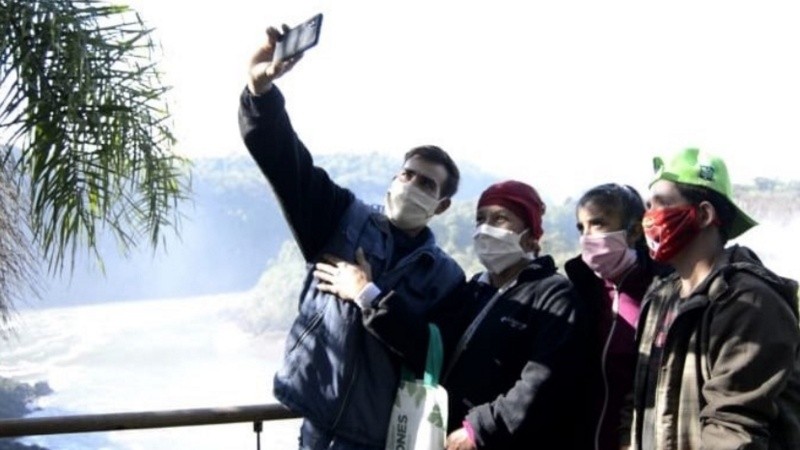 Si bien se podrá viajar por el país, deben cumplirse los requisitos que tiene cada una de las provincias para hacerlo en el marco de la pandemia de covid-19.