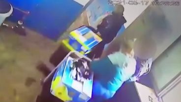 Las visitas se retiraron con carritos sin ningún control.