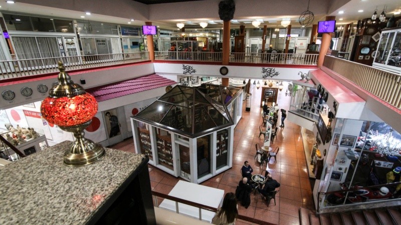 Reliquias escondidas en una galería en el centro de Rosario