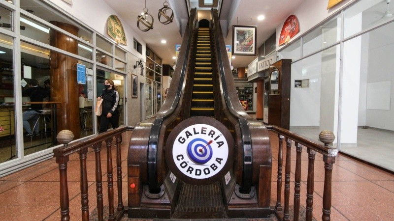 Reliquias escondidas en una galería en el centro de Rosario