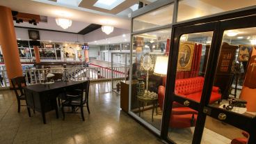 Reliquias escondidas en una galería en el centro de Rosario