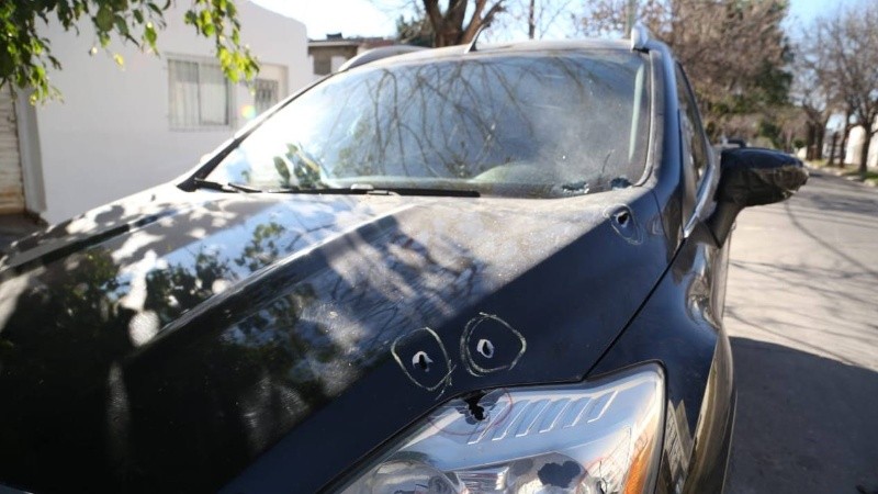 El Ford Kuga baleado.