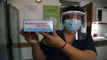 Esta semana se vacunan adolescentes con comorbilidades pero faltan inscribirse muchos.