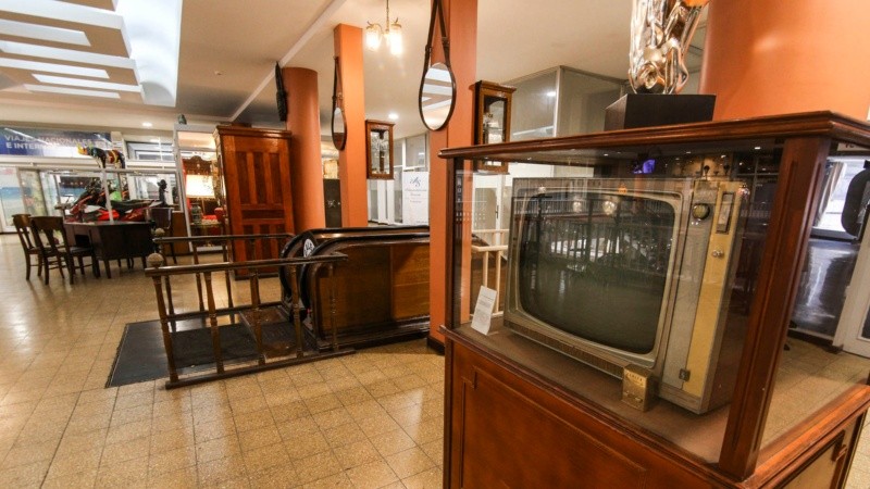 Reliquias escondidas en una galería en el centro de Rosario