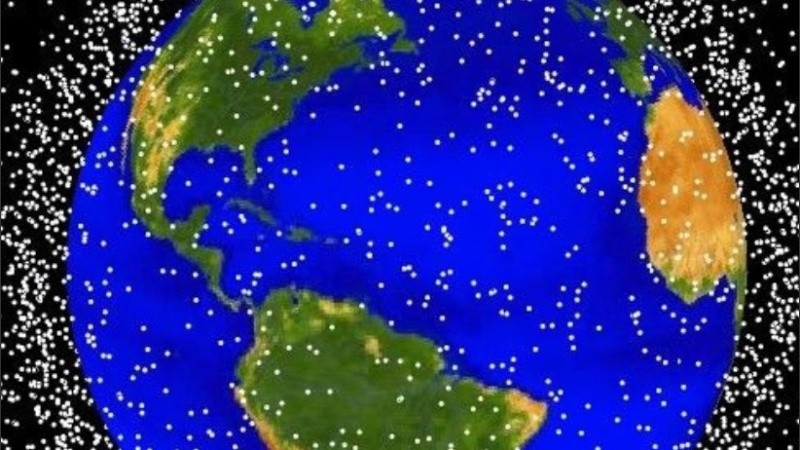 Hay otros 8.700 objetos de fabricación humana cuya pista se está siguiendo en órbita.