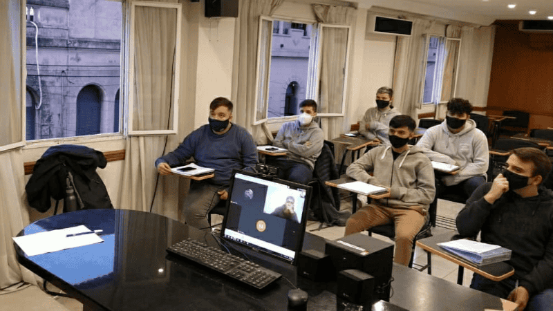 Presencialidad con burbujas o solo para prácticas; las opciones extremas de cursado en terciarios.