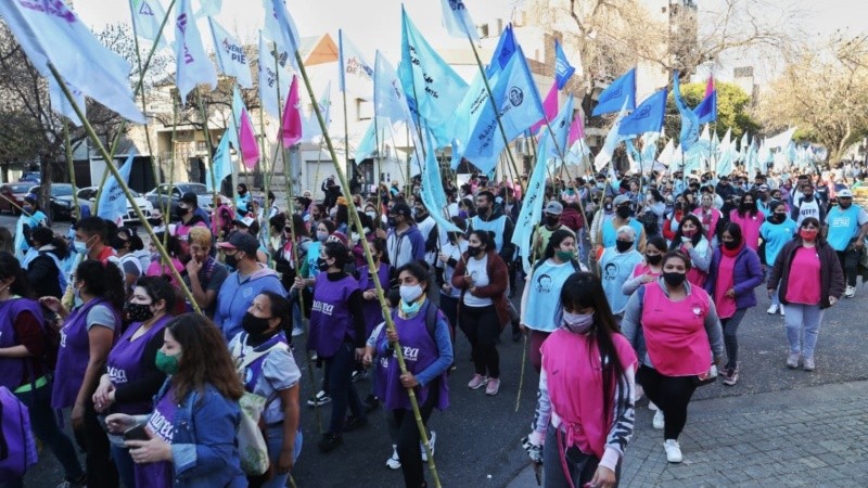 Agradecimientos, pedidos y reclamos a San Cayetano y al Gobierno. 