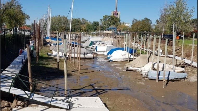 El impacto de la bajante histórica en la guardería del Yacht Club. (Rosario3)