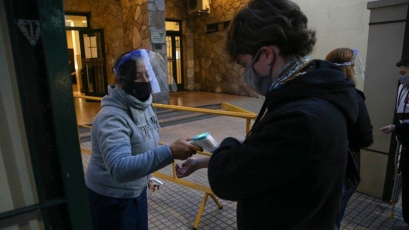 Los estudiantes de la secundaria estarán invitados a ir los sábados a la mañana a la escuela.