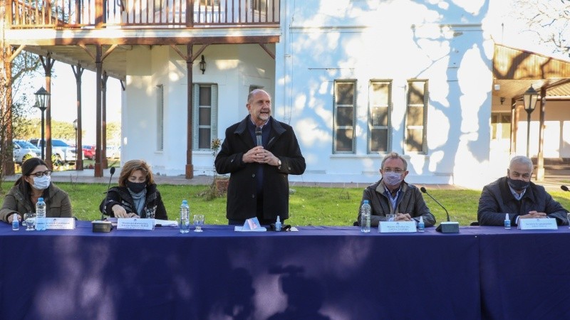 Perotti estuvo acompañado del ministro Costamagna.