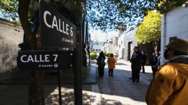 Volvieron este sábado las visitas diurnas al histórico cementerio El Salvador.