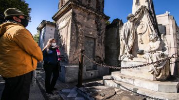 Volvieron este sábado las visitas diurnas al histórico cementerio El Salvador.