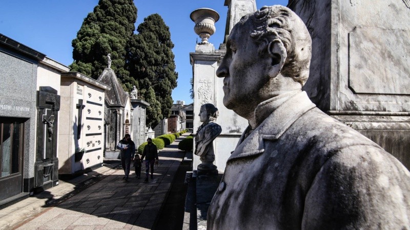 Volvieron este sábado las visitas diurnas al histórico cementerio El Salvador