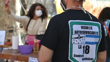 La feria y acto de reclamo se realizó este martes en la plaza San Martín.