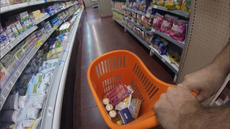 Las medidas para bajar precios en supermercados no resultan suficientes.