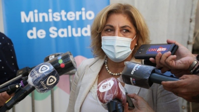 La ministra Martorano anunció la ampliación de vacunatorio de la ex Rural.