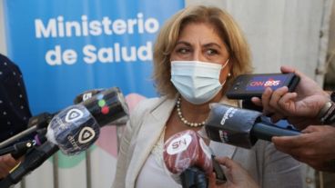La ministra Martorano anunció la ampliación de vacunatorio de la ex Rural.