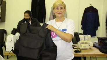 Cantarella, precandidata dentro de Juntos por el cambio, y sus chalecos.