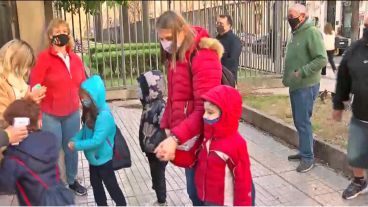 La entrada al jardín todos juntos, por fin.