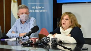 La ministra provincial y el funcionario nacional en la reunión de este martes.