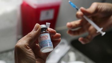 La ministra Martorano recomendó reforzar esquemas de vacunación.