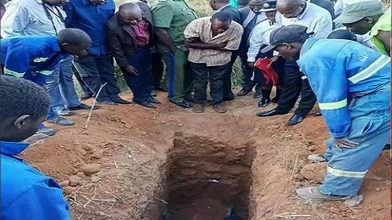 Solo uno de los miembros de la iglesia que se ofreció para ayudar al pastor con su recreación se entregó a la policía.