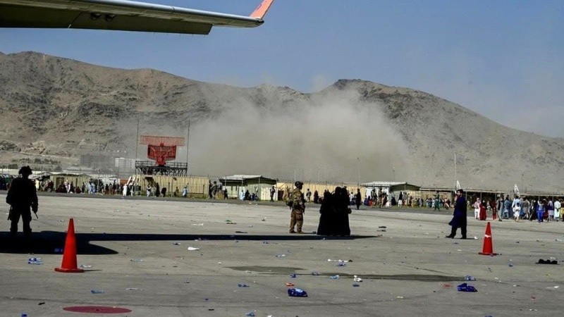 Las explosiones se registraron en las afueras del aeropuerto de Kabul.