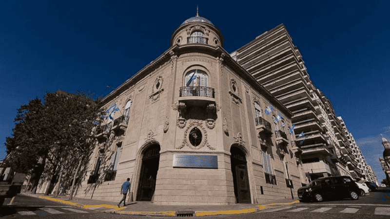 En Rosario hay 8 estacionamientos reservados y de exclusividad ubicados en distintas calles del centro.