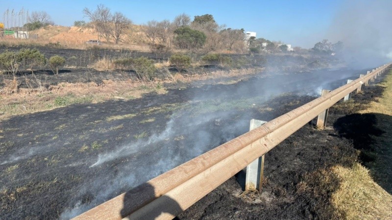Escasa visibilidad y colisión múltiple en la autopista Rosario-Santa Fe. 