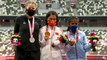 La emoción de Yanina con su medalla de bronce en el podio de Tokio