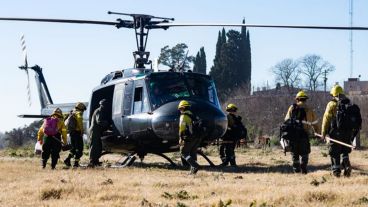 "Los brigadistas trabajan a destajo", dijo el jefe de Bomberos.