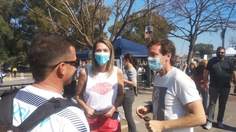 Los stands políticos se instalaron en zonas de parques.