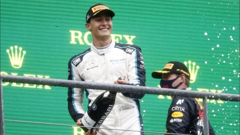 Max Verstappen celebra la victoria en en el Gran Premio de Bélgica sin correr.
