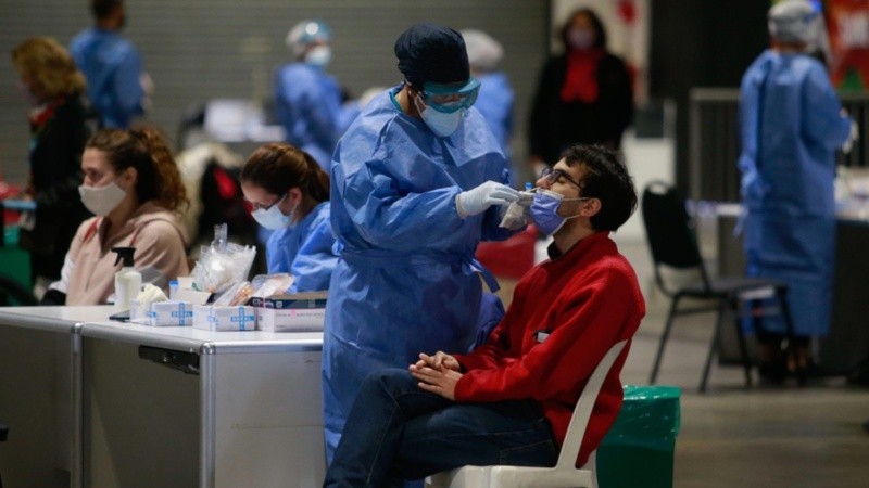 El coronavirus dejó 224 nuevos fallecidos.