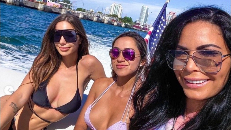 Romina Malaspina de paseo por Miami con amigas